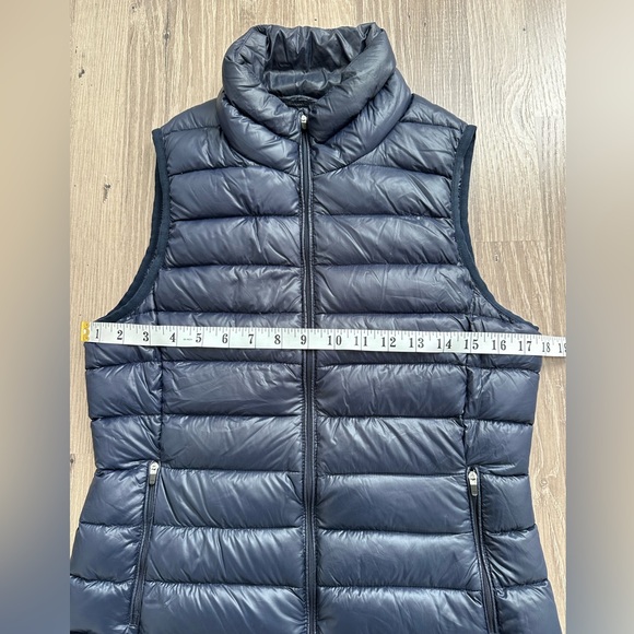 Aritzia Parklife Puffer Vest - Picture 7 of 7